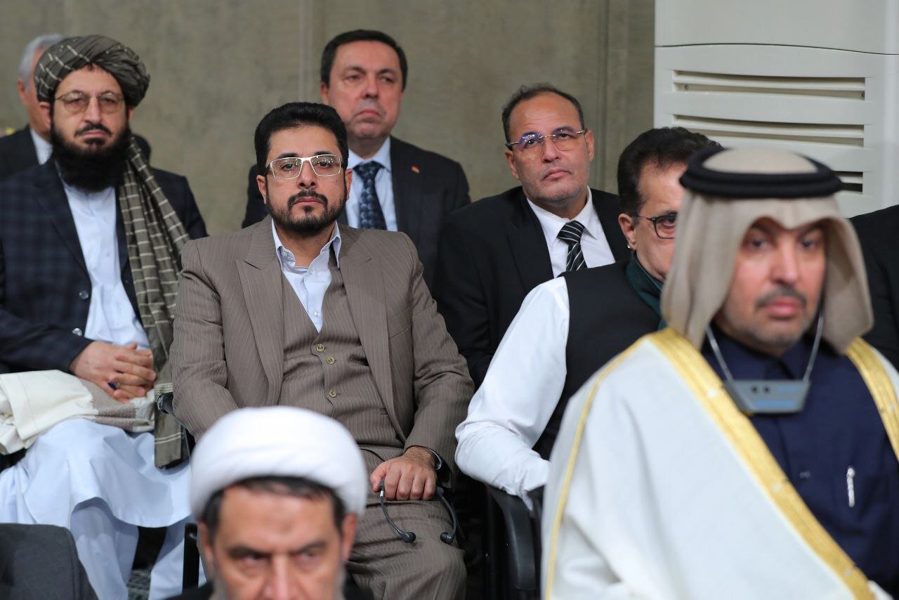 چند قطعه عکس از مهمانان امروز رهبر انقلاب 10 تصاویری از مهمانان امروز رهبر انقلاب