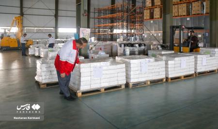 ارسال محموله دارویی جمعیت هلال احمر به لبنان + عکس