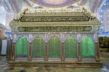 گل آرایی ضریح حضرت علی (ع) در آستانه عید مبعث + تصاویر