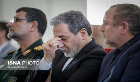 چهره غمگین عراقچی در مراسم گرامیداشت شهادت حاج قاسم + عکس