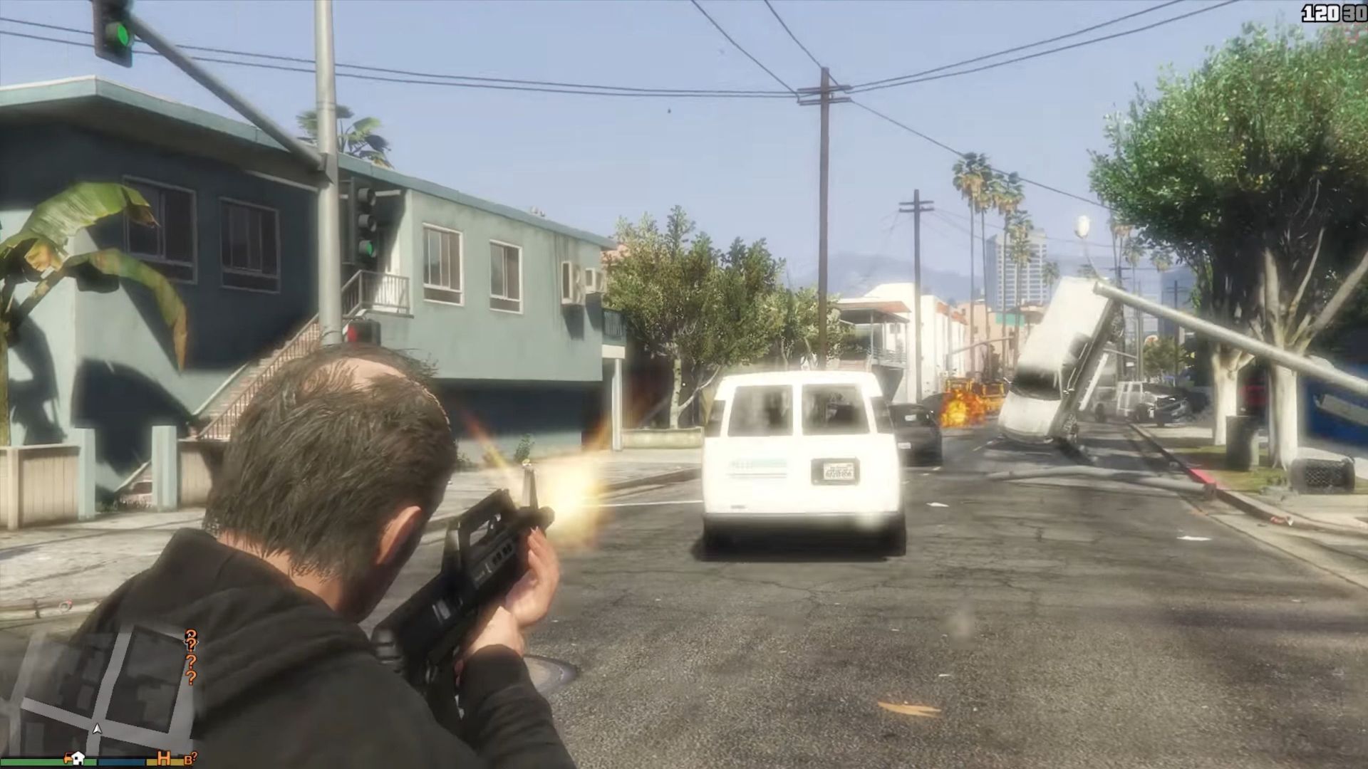 یک مرد در حال شلیک به خودرو در بازی GTA 5